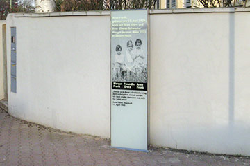 Gedenkstele für Anne Frank